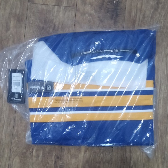 Buffalo Sabres Women's Jersey Eichel Fanatics Breakaway NWT - Picture 10 of 14